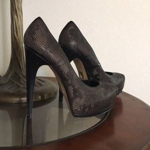 Multi-wear Madonna Pump